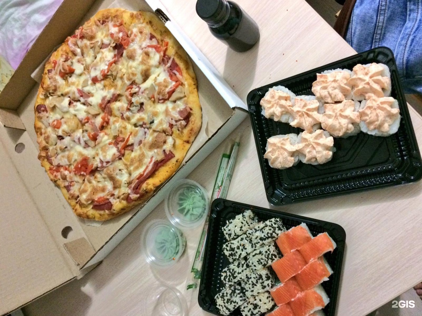 Домашняя пицца и суши