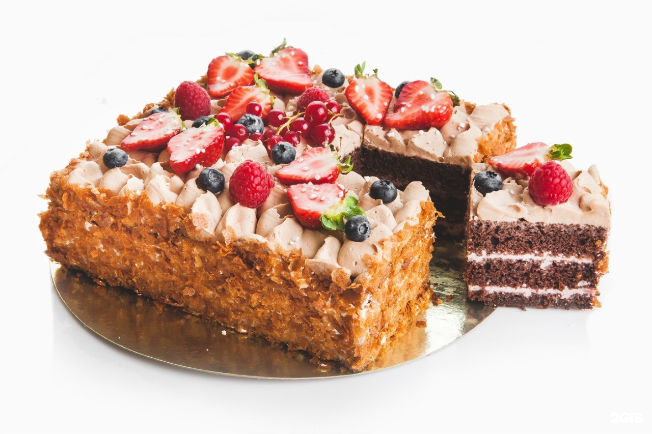 Британские пекарни торт шоколадный с ягодами