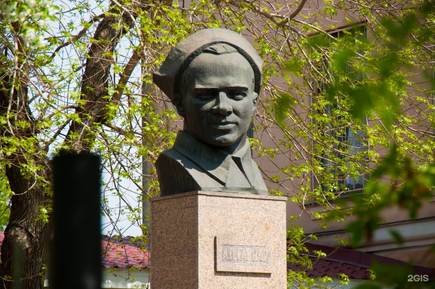Памятник Аркадию Гайдару