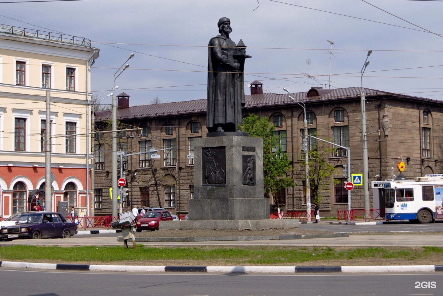 Богоявленская площадь Ярославль памятник
