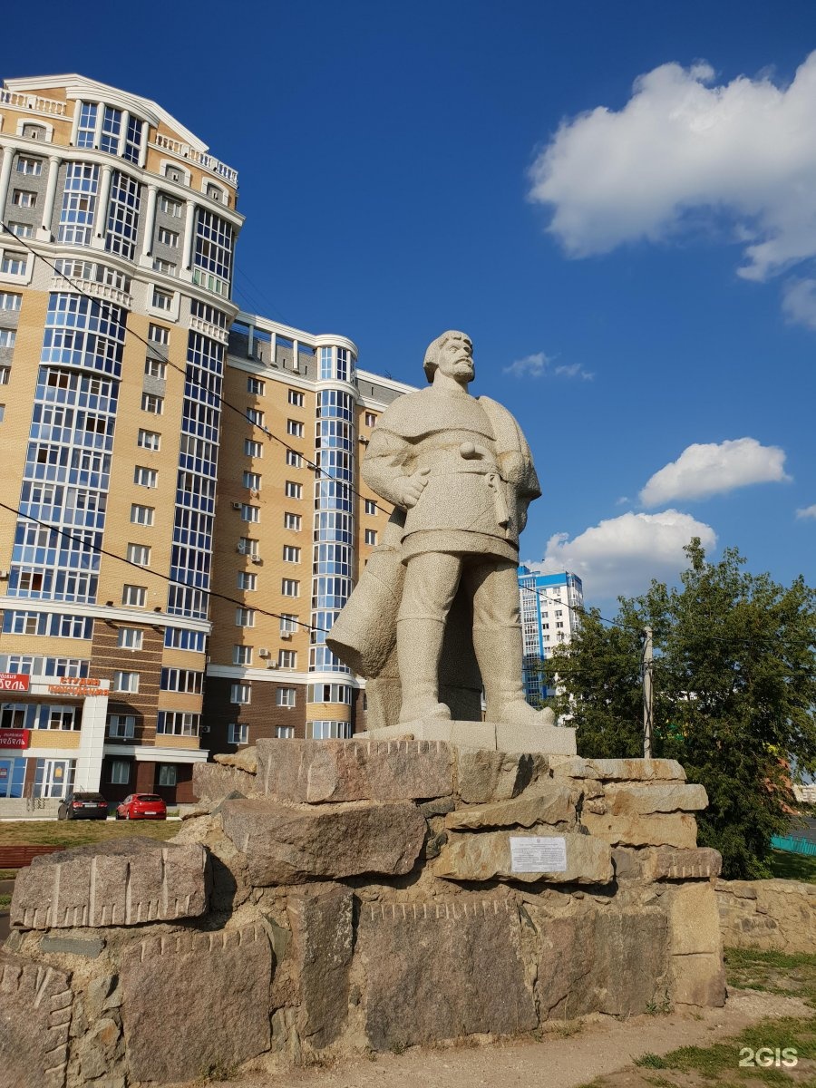 Памятник Емельяну Пугачёву Саранск