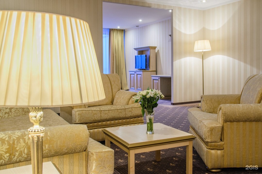 Lux москва. Sk Royal Hotel Москва. Sk Royal Hotel Moscow 4*. Sk Royal Тула Посольский Люкс. СК Роял Дмитровское шоссе.