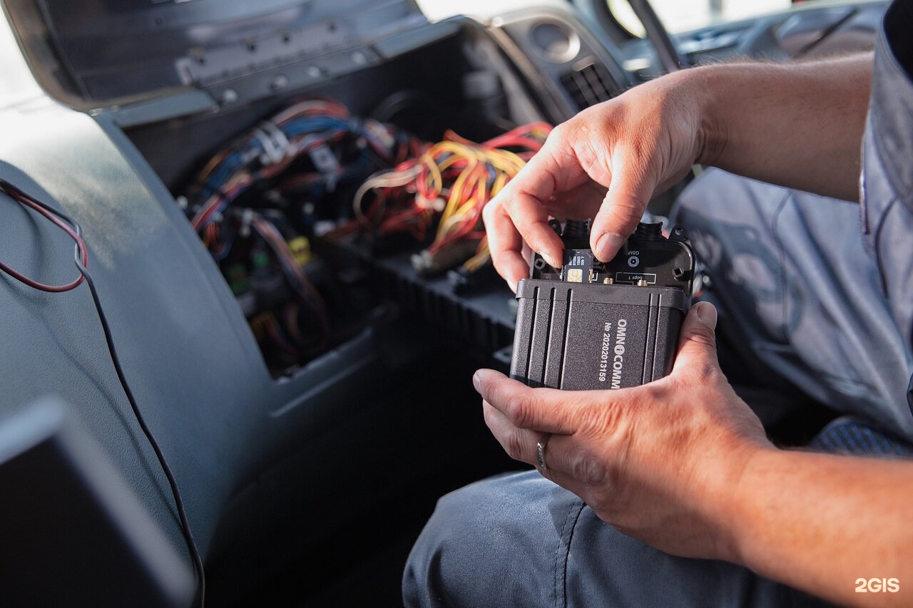Gps трекер obd2. Как установить gps трекер на автомобиль. Gps трекер для фур. Глонасс оборудование для автомобилей. Gps трекер glonass для автомобиля.