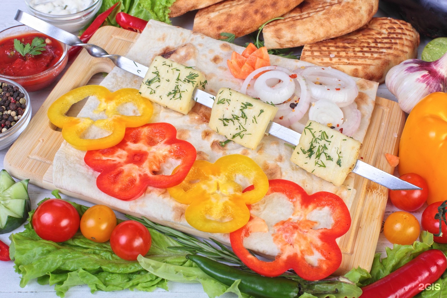 Армянский шашлычный двор томск. Кавказская кухня шашлык. Армянский шашлычный двор томск. Шашлычный двор волжский. Шашлычный двор камышин.