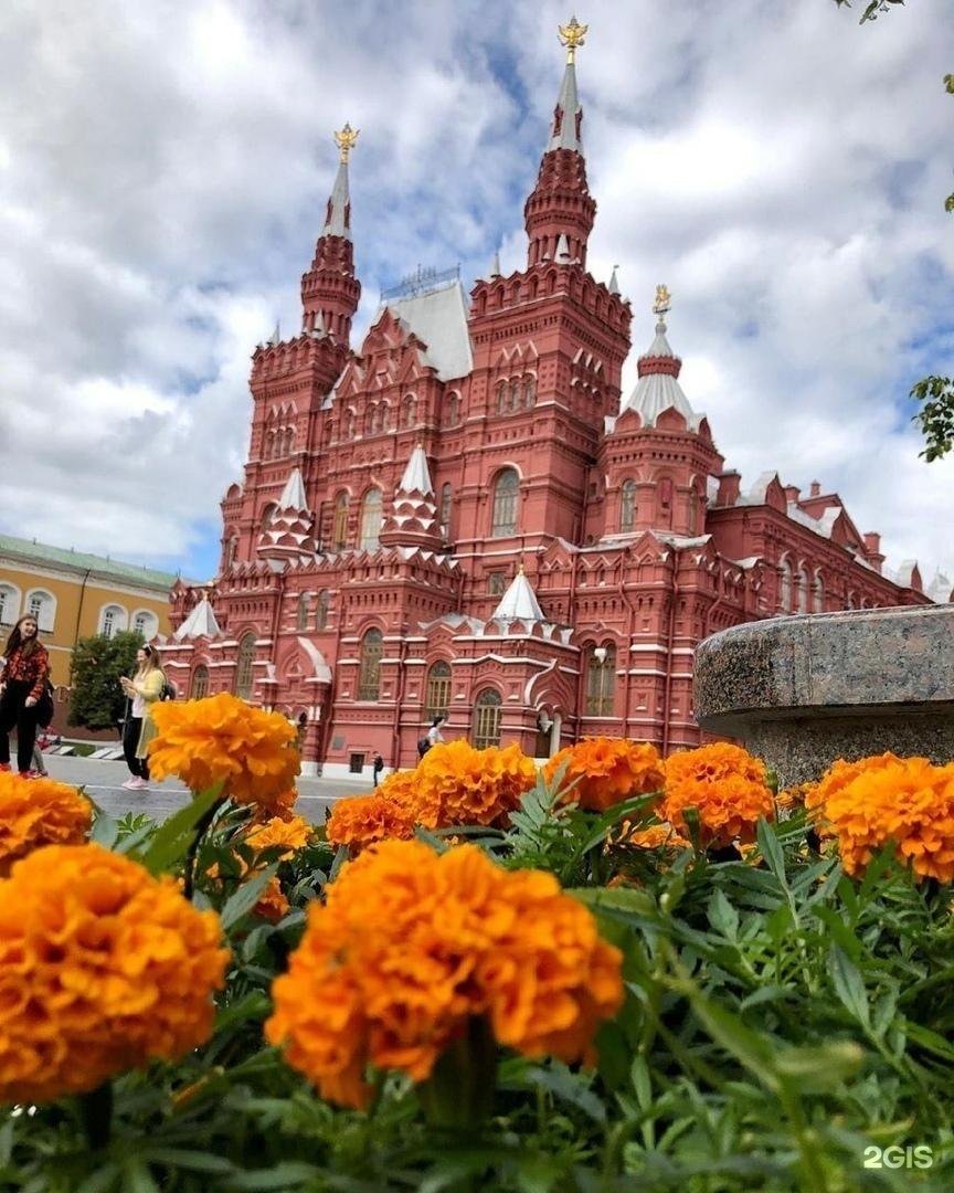 Москва каждый день. Исторический музей в Москве. Достопримечательности Москвы. Фестиваль цветов на красной площади. Москва музеи достопримечательности.