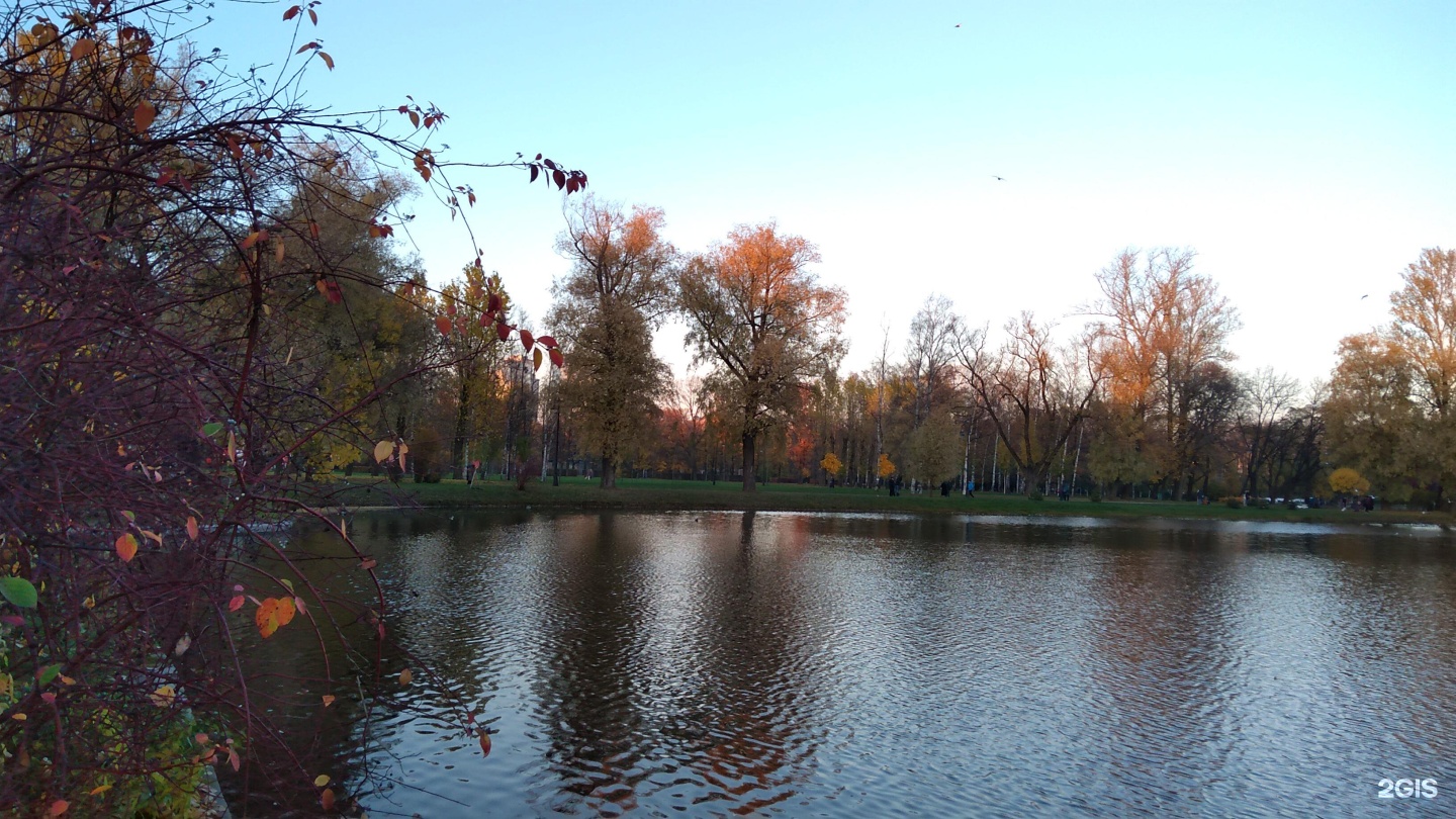 Парк победы спб закроют. Московский парк Победы Санкт-Петербург. Львы в парке Победы СПБ. Песочница мальчик с рыбой в Московском парке Победы СПБ.