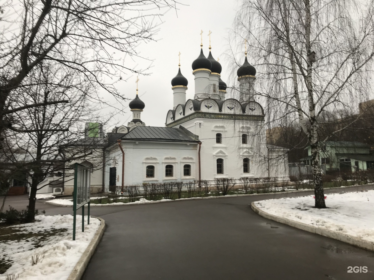 Храм братцево сайт. Храм Пресвятой Богородицы в Братцево. Церковь Покрова в Братцево. Храм Покрова Саломеи Нерис. Храм Покрова Пресвятой Богородицы в Братцево фото.