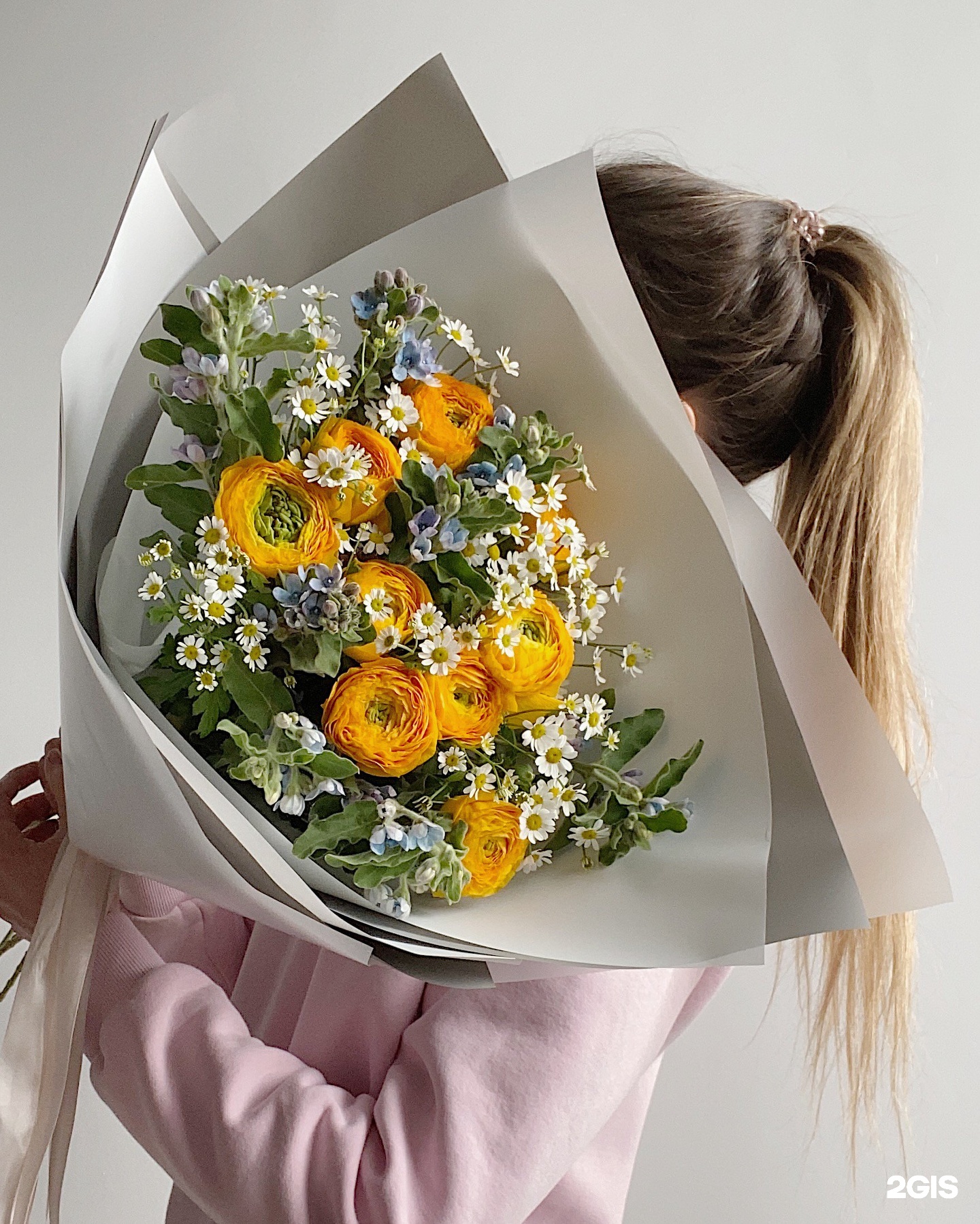 магазин декор для цветов дмитровском районе северного округа. хамелеон на симферопольском шоссе. , 6к1. оптика наружная реклама. цветы дмитровское шоссе 165е к 3.