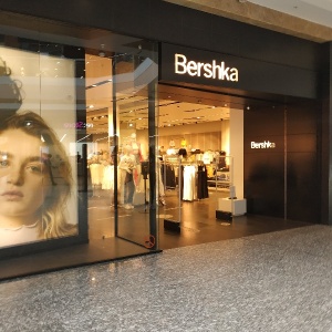 Фото от владельца Bershka, сеть фирменных салонов