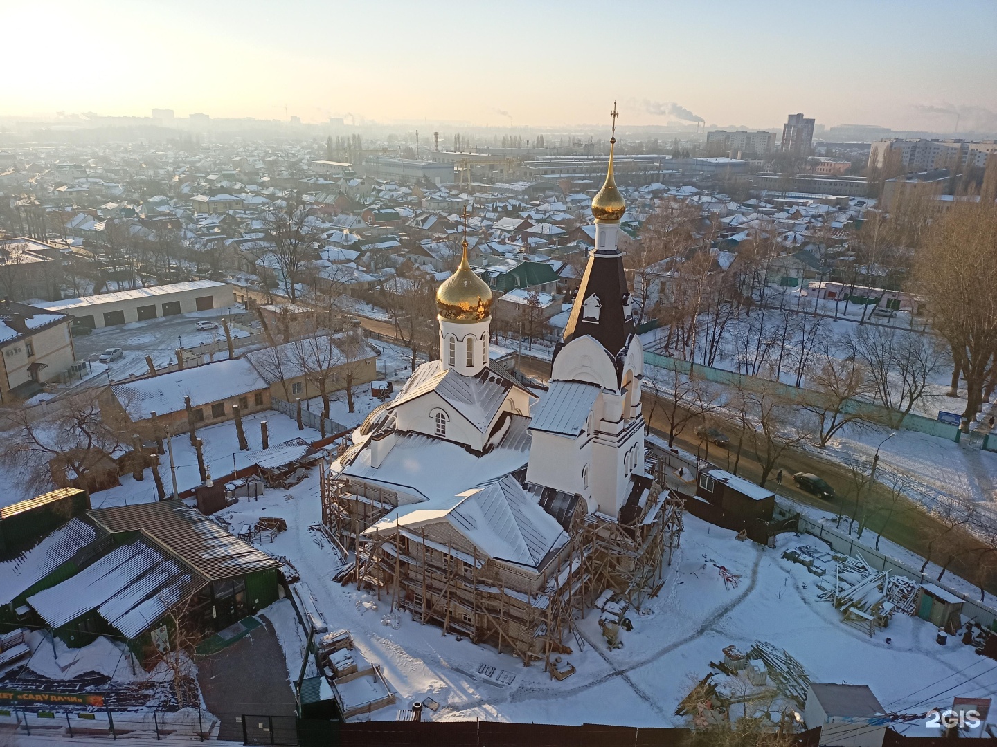 Воронеж ул серафимовича храм. Монастырь 33 купола волгоградская область. Храм трех святителей пятигорск. Храм трех святителей воронеж улица серафимовича. Храм на серафимовича воронеж.