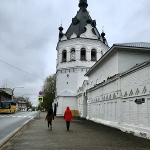 Башни Богоявленского монастыря Костромы