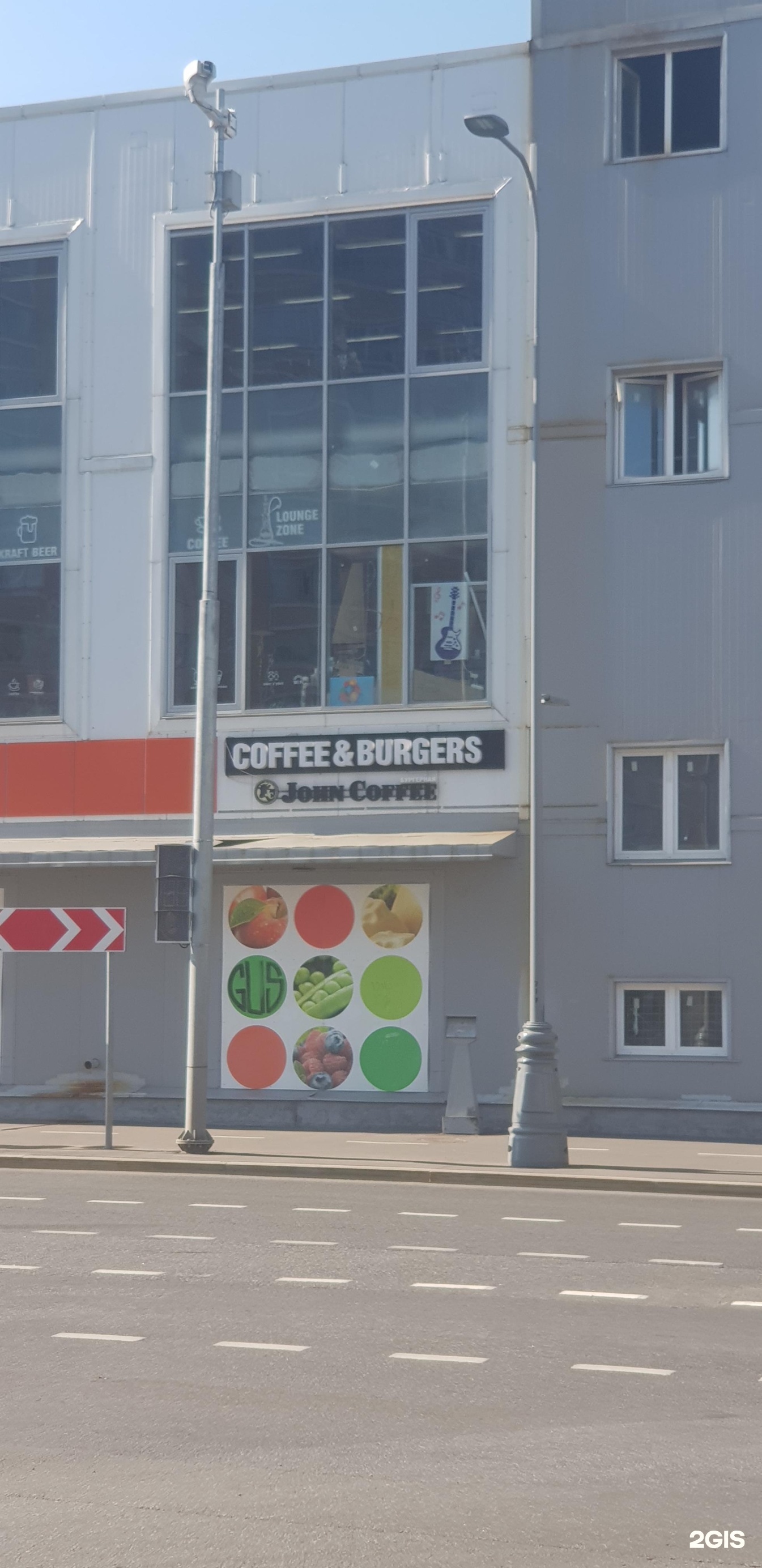 Торговый центр на улицы дмитриевского. Москва дмитриевского 10 фото. Ул дмитриевского 10 москва. Москва, 111675, ул. Дмитриевского 10.