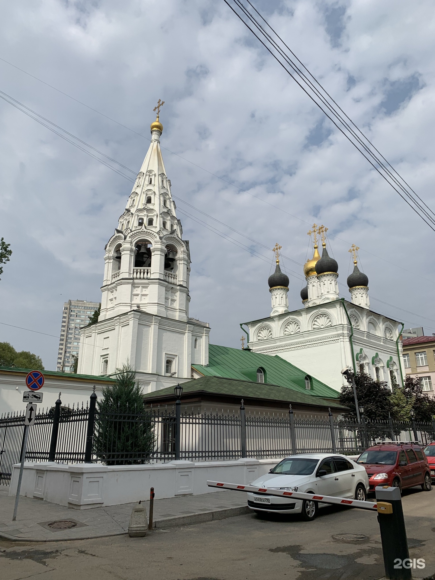 Спасопесковский пер д 6 стр 7. Храм Преображения на Песках Москва. Храм Спаса на Песках на Арбате. Спасопесковская Церковь в Москве. Арбат Спасопесковский переулок Московский дворик.