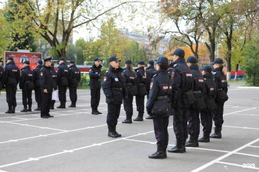 Подготовка кадров санкт петербург. Институт МВД СПБ. Строевые подразделения МВД. Факультет 4 МВД СПБ. Строевые занятия в полиции.