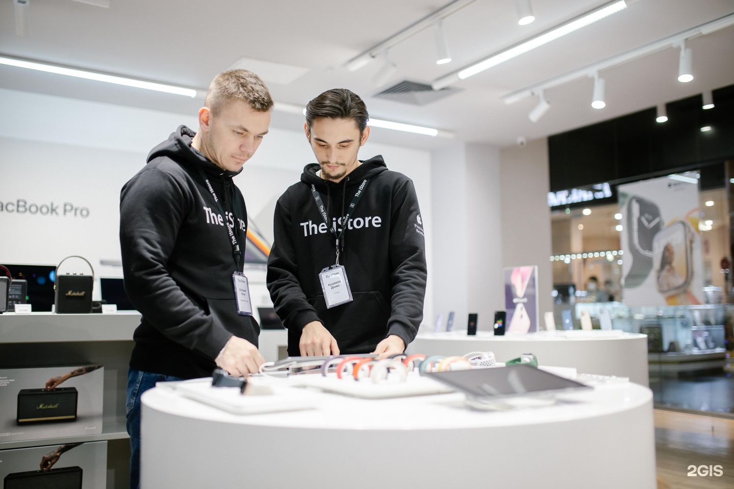 Айстор набережные челны. The ISTORE Сыктывкар. Айсторе Магнитогорск. ISTORE Оренбург. ISTORE.