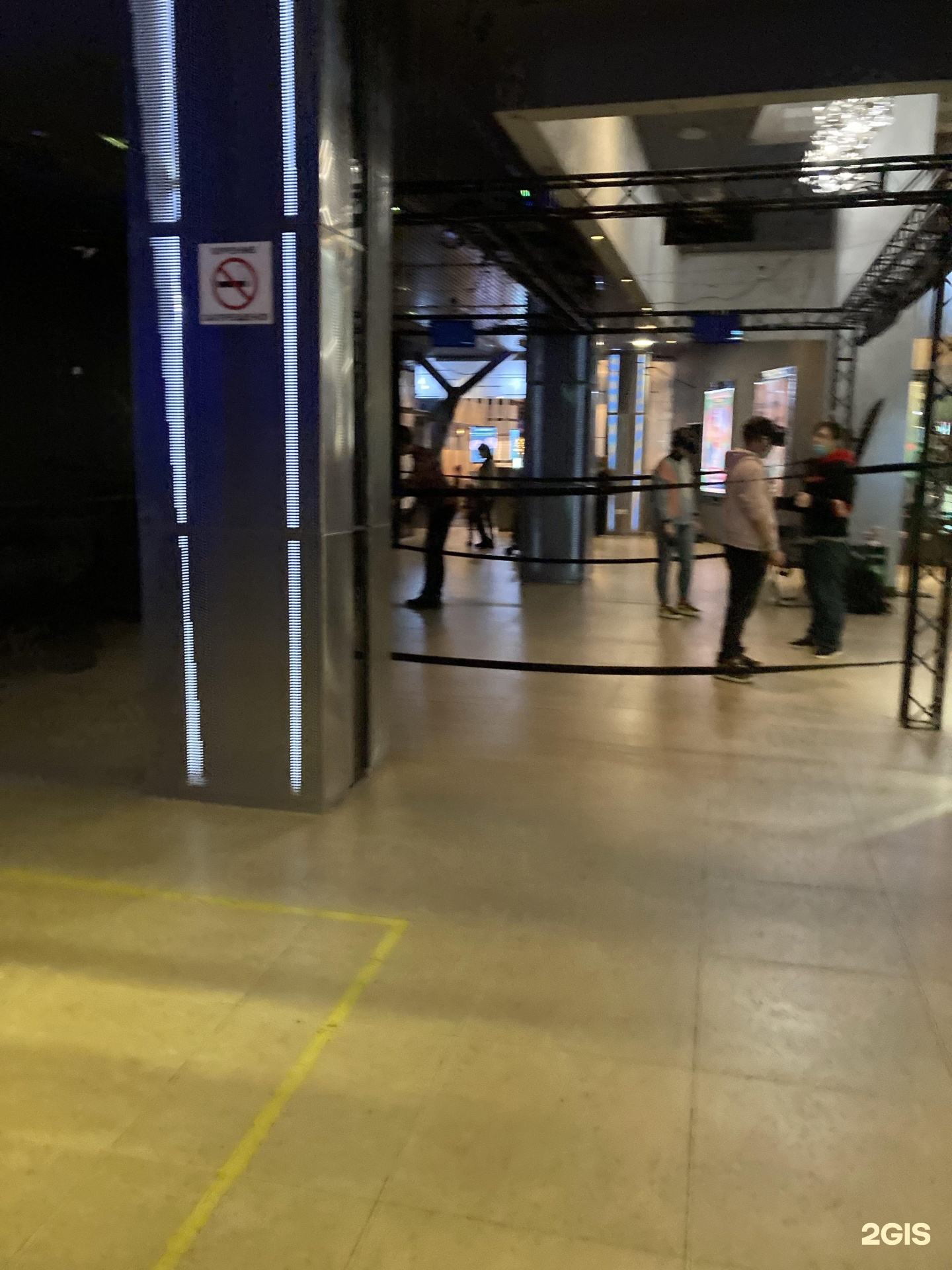Кинотеатр в тц молл. Галерея санкт-петербург кинотеатр.