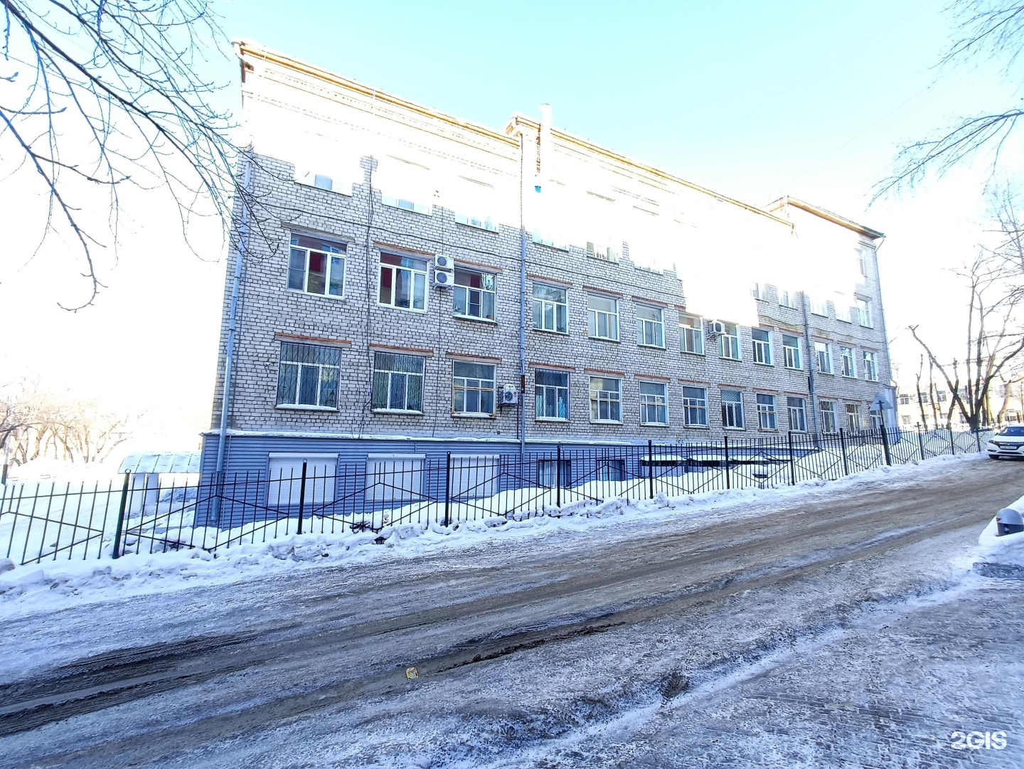 Школа 12 хабаровск. Школа 39 Хабаровск. Школа номер 12 Хабаровск. Школа номер 39 Хабаровск.
