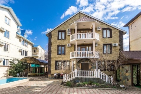 Лазаревское: Гостевой дом Белая березка