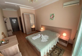 Отель PLAZA в Геленджике