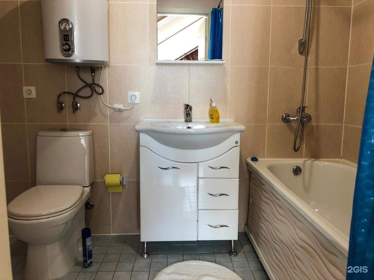 местное радио. 100. 4 костомукша. отель хозяюшка костомукша. гостиница хозяюшка снаружи костомукша.