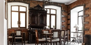 Омск: Отель Brick Walls Hotel