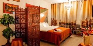 Санкт-Петербург: Отель За Кулисами