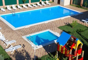 Отель Undersun village в Пересыпь