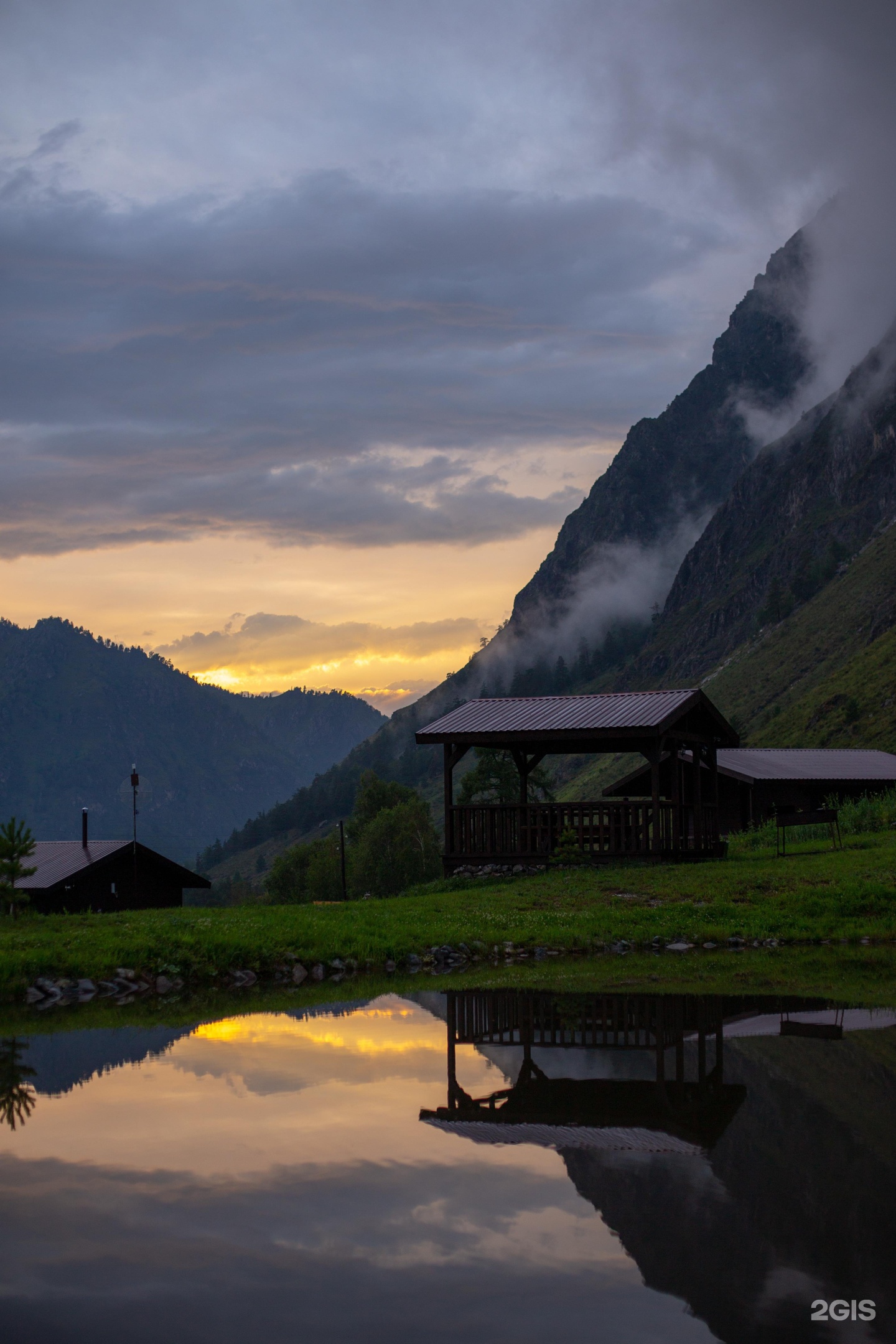 Шале легенда чемал. Altay Chalet Чемал.