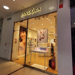 Фото от владельца Pandora, сеть ювелирных магазинов