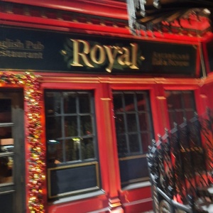 Фото от владельца Royal Pub & Restaurant, английский паб-бильярдная