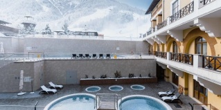 Эстосадок: Отель Новотель Резорт и спа Красная Поляна