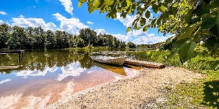 Новомихайловское: Глэмпинг А у реки