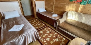 Хужир: Отель Лада