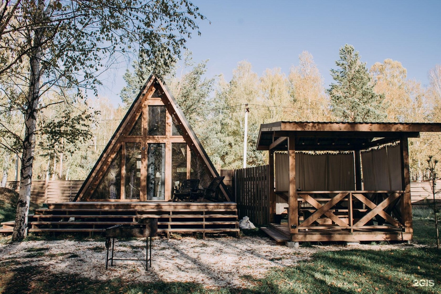 Турбаза Dacha, пгт Верхнее Дуброво, коттеджный посёлок Рябина, 1 — цена,  фото, отзывы и адрес отеля | забронировать на Отелло