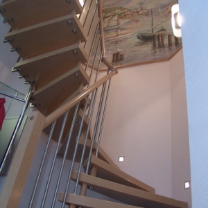 Фото от владельца Европейские лестницы, выставочный зал