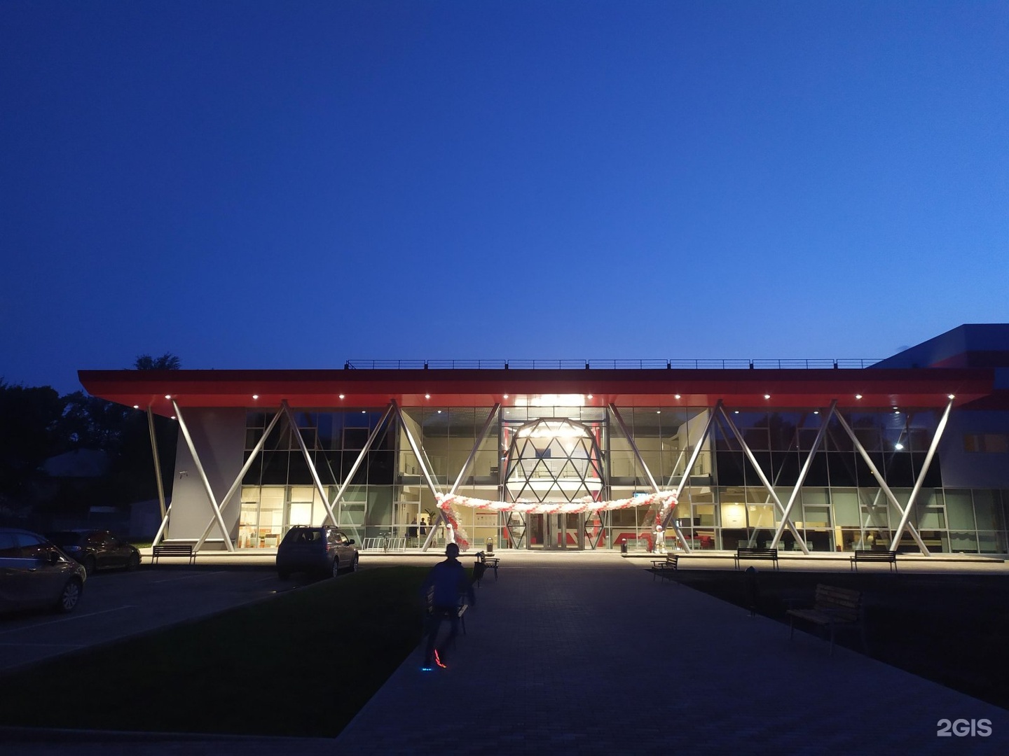 Сибирский региональный центр новосибирск. Сибирский региональный центр новосибирск. Шеврон мчс сибирский региональный центр. Фехтовальный центр новосибирск родники. Шеврон мчс сибирский региональный центр.