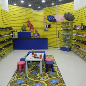 Фото от владельца Котик, сеть магазинов обуви и сумок
