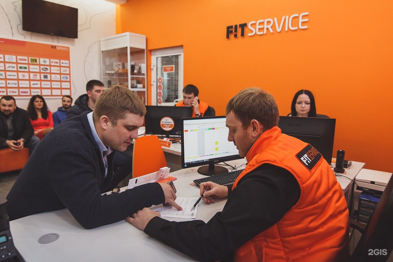 Обслуживание нижний новгород. Fit service Нижний Новгород. Фит сервис приемка. Мастер сервис фит сервис. Мастер-приемщик автосервиса фит сервис.