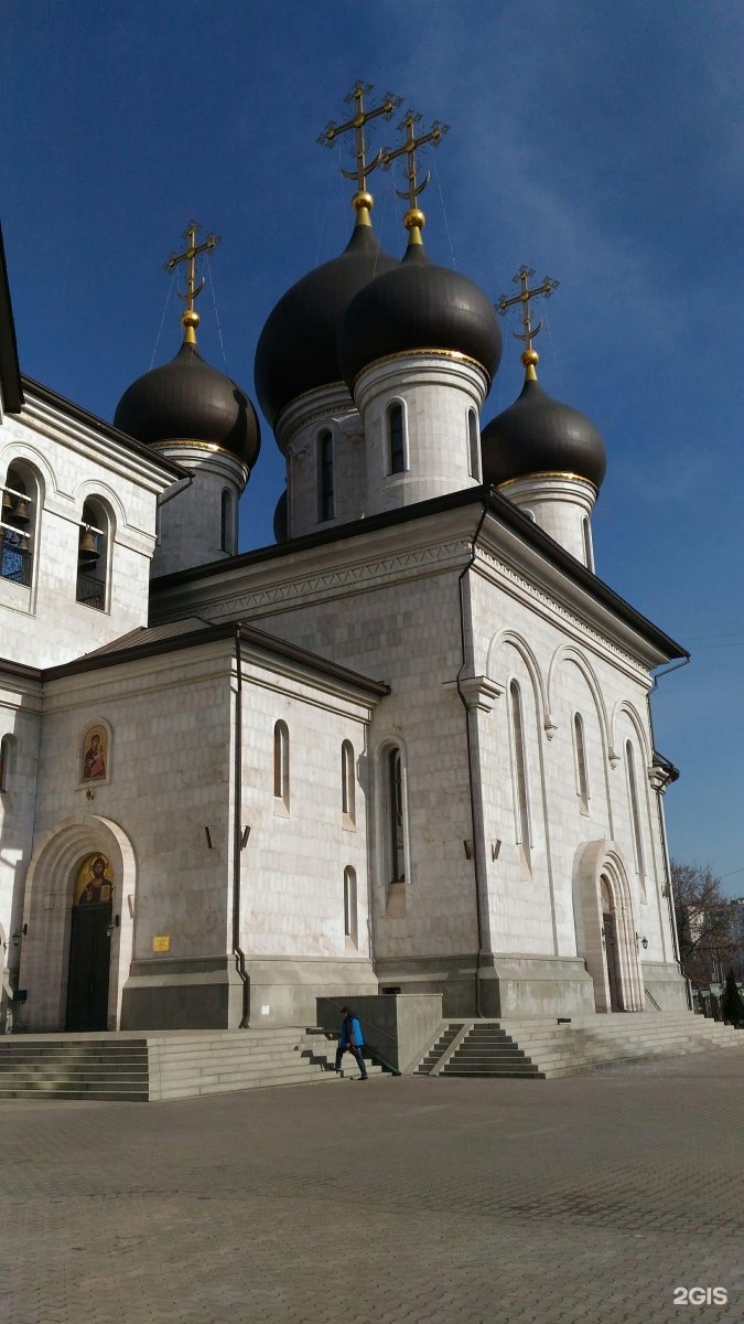 Храм сергия радонежского на рязанке. Церковь Сергия Радонежского на Рязанке Москва. Храмовый комплекс Сергия Радонежского. Храм на Окской улице Сергия Радонежского. Введенская Церковь Окская улица.