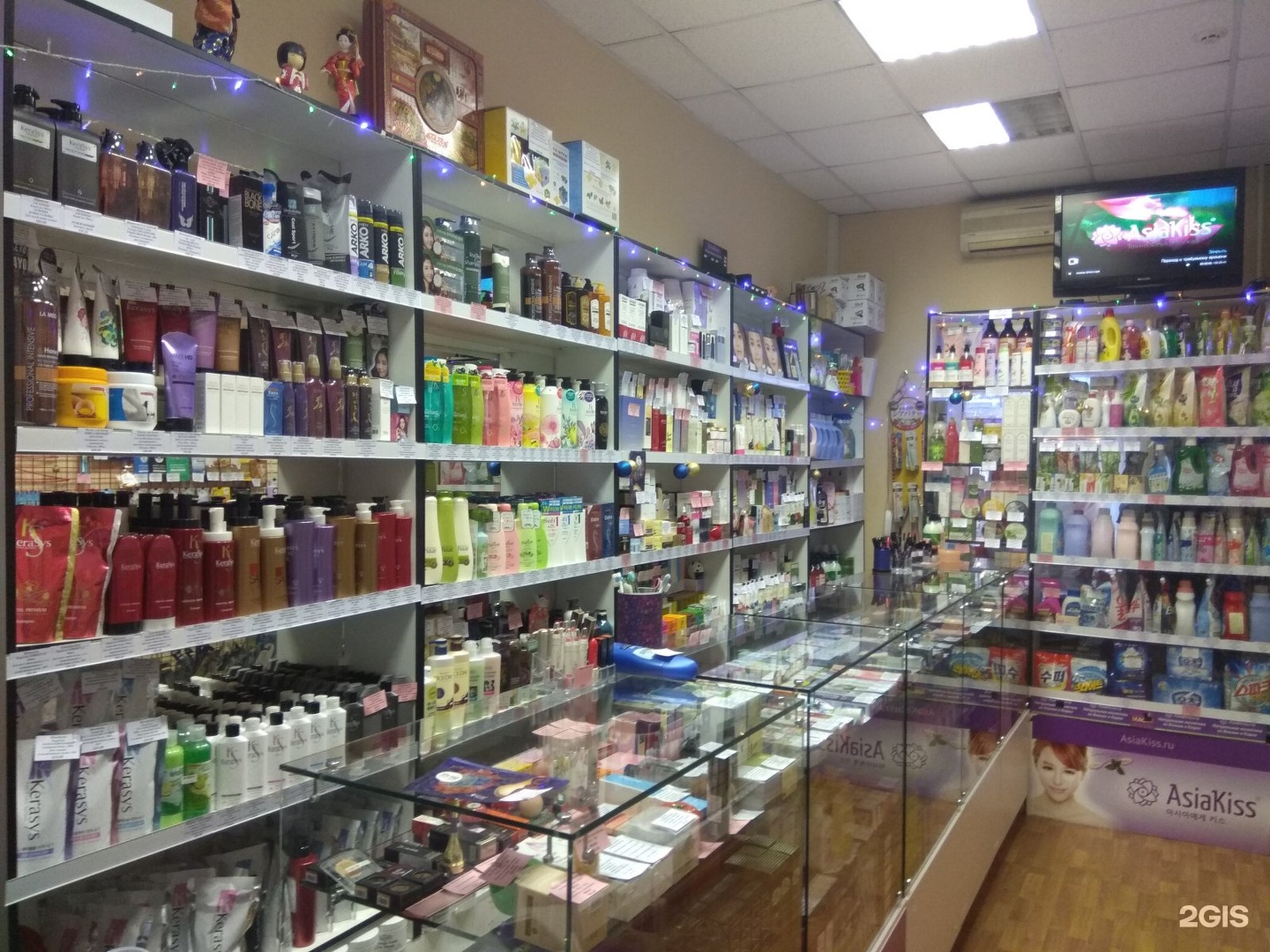 Еда в магазине. Корейский магазин. Корейские магазины москва адреса. Корейская косметика в нижнем новгороде. Магазин продуктов в корее.