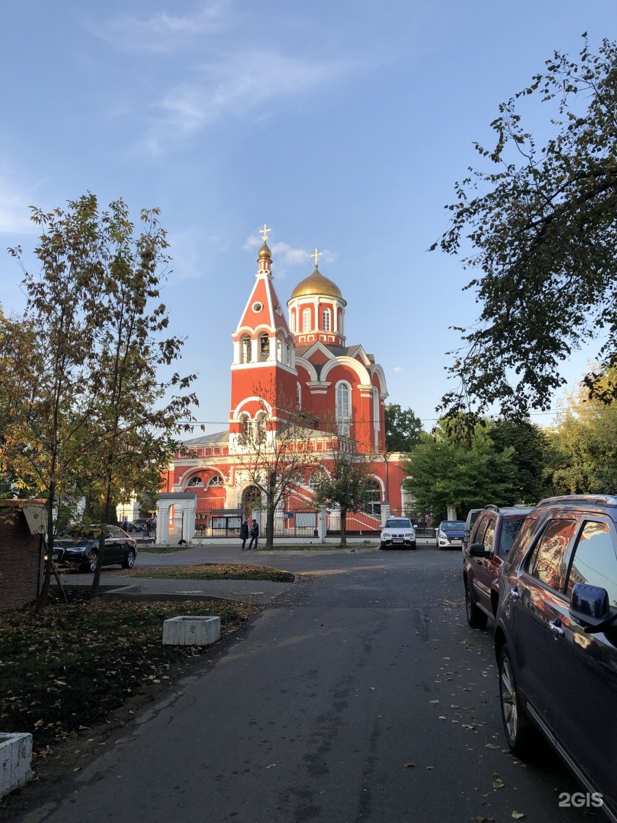 Улица красноармейская москва. Благовещения Пресвятой Богородицы в Петровском парке. Храм в Петровском парке. Храм в Петровском парке Москва. Церковь в Перловском парке Мытищи.