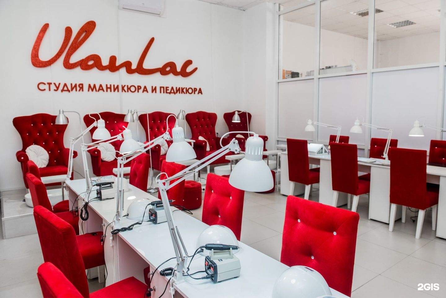 лакшери школа маникюра в улан-удэ. мастер маникюра улан удэ. маникюр уланский. мастера ногтевого сервиса в улан-удэ. специалист по красоте.