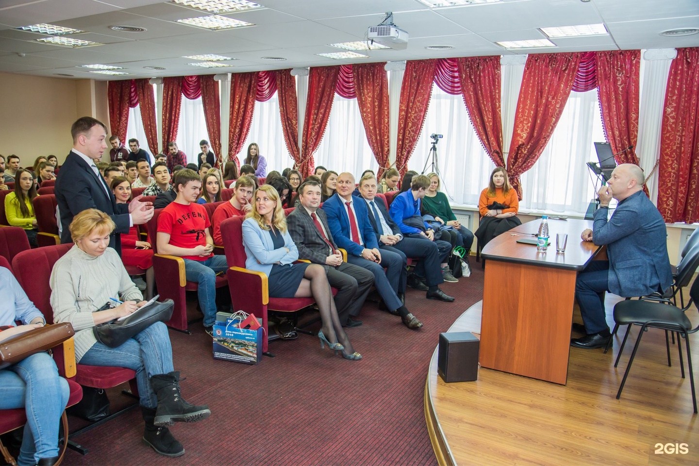 Петербургском университете технологий управления. Санкт-Петербургский университет технологий. Университет технологий управления и экономики. СПБУТУИЭ В Санкт-Петербурге. СПБУТУИЭ СПБ общежитие.