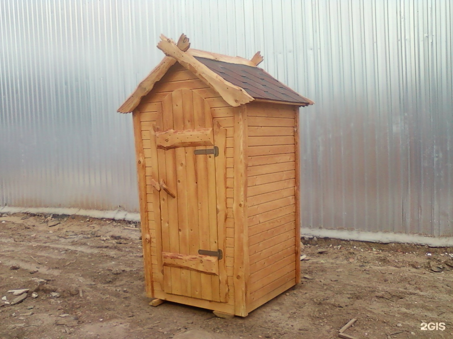 вытяжка туалет деревянный дом