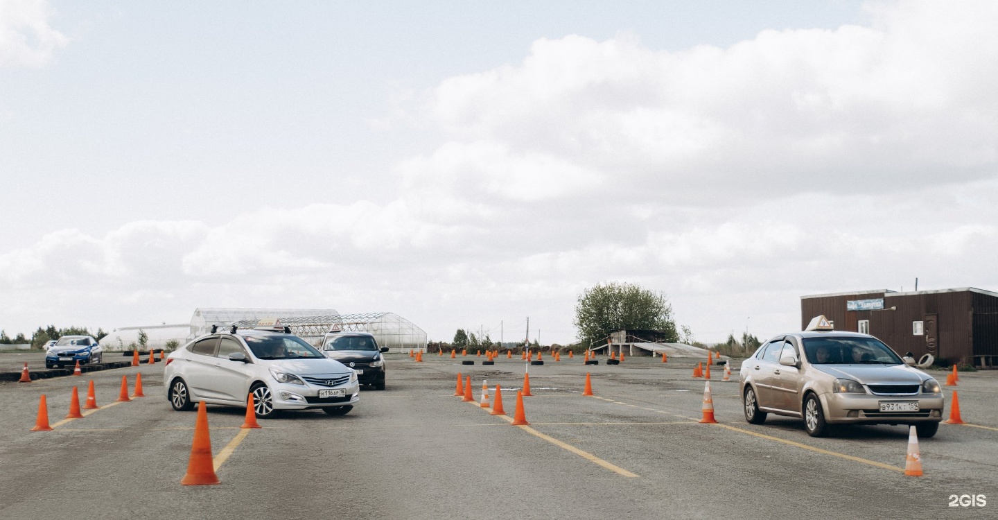 Автошкола лидер тамбов. Автошкола лидер pro. Ученик автошколы. Автошкола лидер тамбов. Инструкторы автошколы лидер покров.