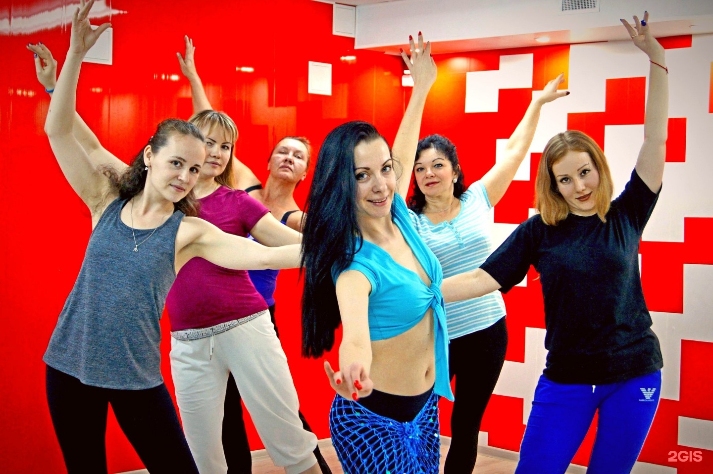 Школа дэнс лайф. Танцы Белгород для подростков. Школа танцев для детей Белгород. Танцы в Белгороде для девушек.
