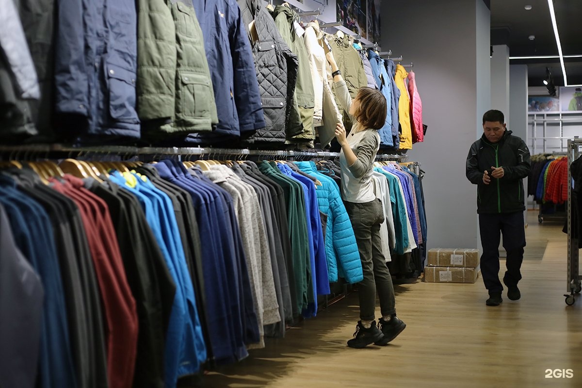Shop almaty. Бутик rolex на улице. Спайдер магазин одежды рим. Shop almaty. Бутик rolex на улице.