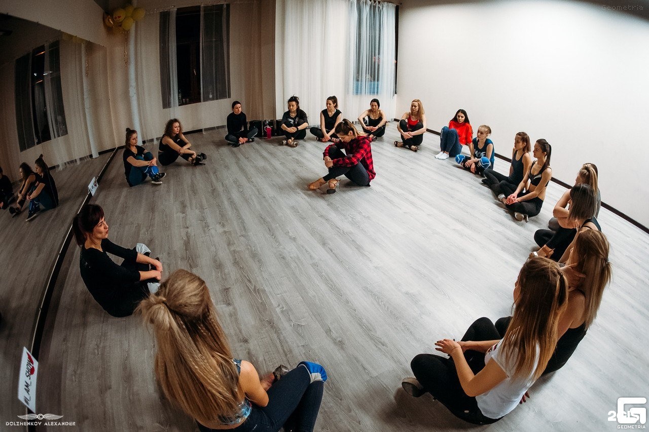 Audio studio apple. Bsv studio курск. Igloo bar москва нижняя красносельская. Aib studio на курской. Unreal sound курск.