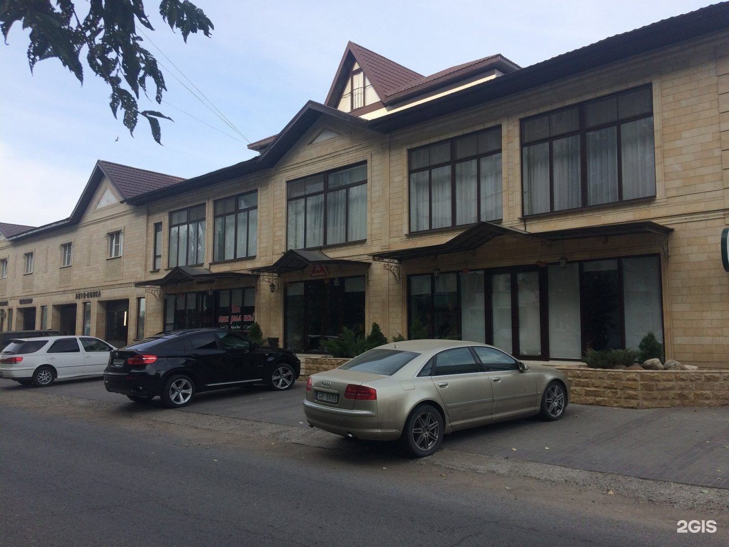 бесконтактная мойка автомобиля. улица магистральная астрахань. детейлинг мойка кузова. мерседес а 180 детейлинг. кинг детейлинг москва.