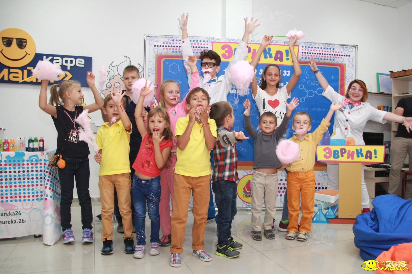 интерьер детского салона красоты.